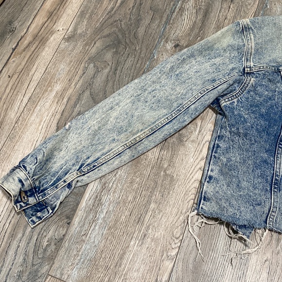 ⭕️3for$15⭕️ Denim crop jacket - Picture 9 of 13